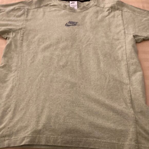 Nike Mens Sportswear Boxy Short Sleeve T-Shirt in Heather Gray. Size Small. - Picture 2 of 8